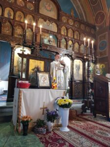 Sfanta Liturghie, ridicarea Sfintei Cruci de parintele paroh Cristian Popa