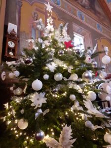Biserica Sfintilor Arhangheli Mihail si Gavriil din Dascalu